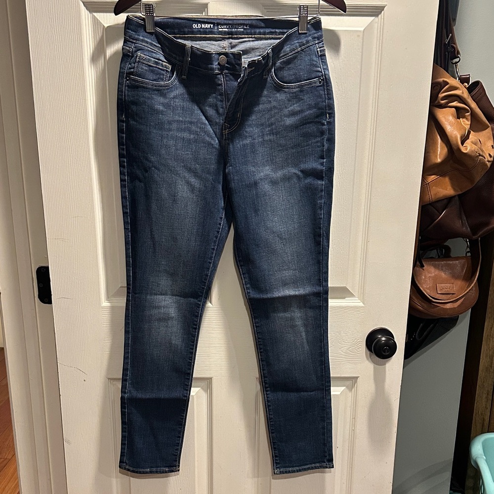 Old Navy Women's Dark Blue Skinny Jeans for curvy figures